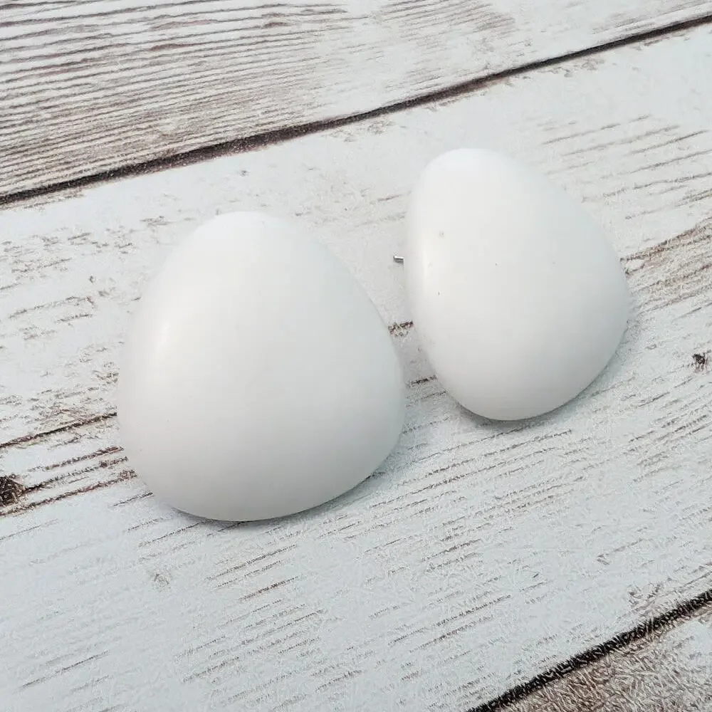 Vintage Earrings For Pierced Ears Off White Rounded Triangle - Damaged